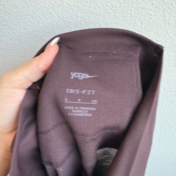 Nike Dri Fit Yoga Luxe Ribbed High Rise Brown Compression Leggings Size Small - Picture 7 of 9